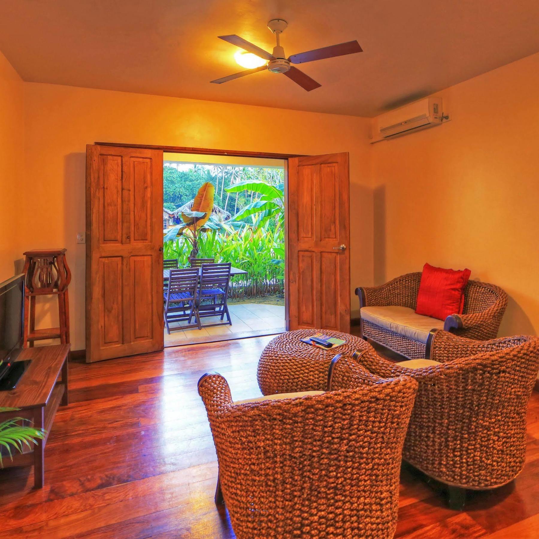 Tropicana Lagoon Apartments Port Vila Exterior foto